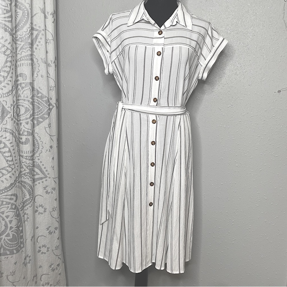 Calvin Klein ☀️ dress striped button up  size 8